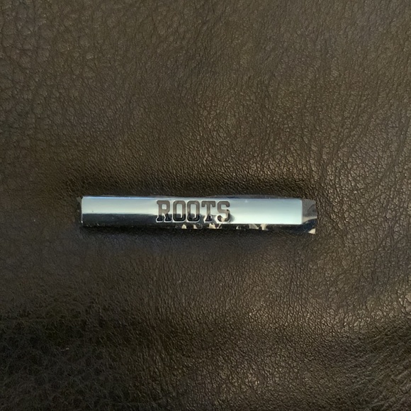 SOLD Roots Navy Double Pocket Crossbody Bag - Picture 4 of 6